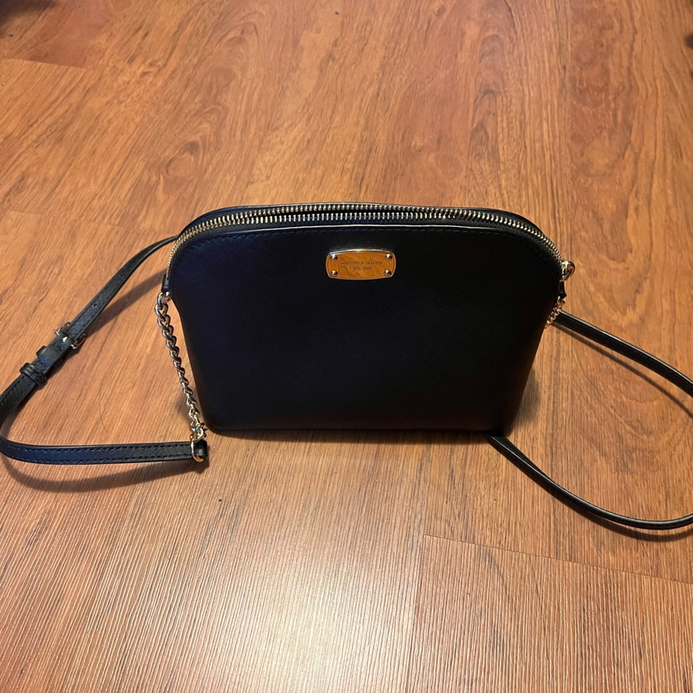 LIKE NEW MK CROSSBODY